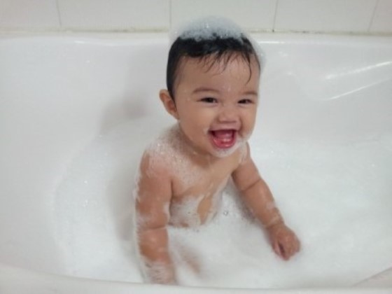 Iris' First Bubble Bath.
